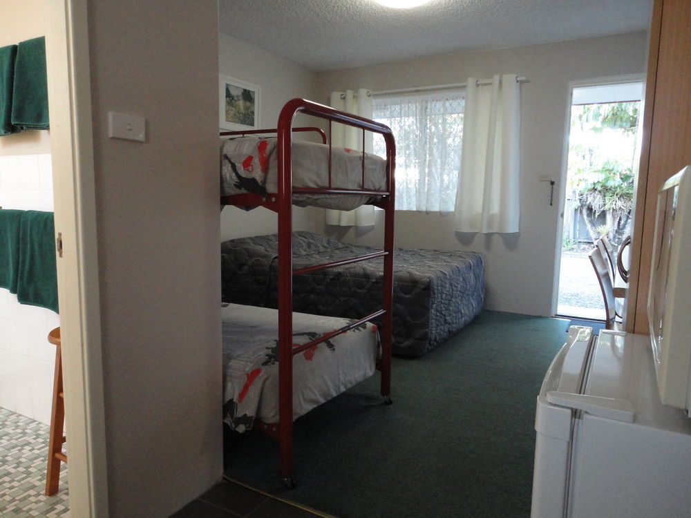 Surf Beach Motel Port Порт Макари Екстериор снимка